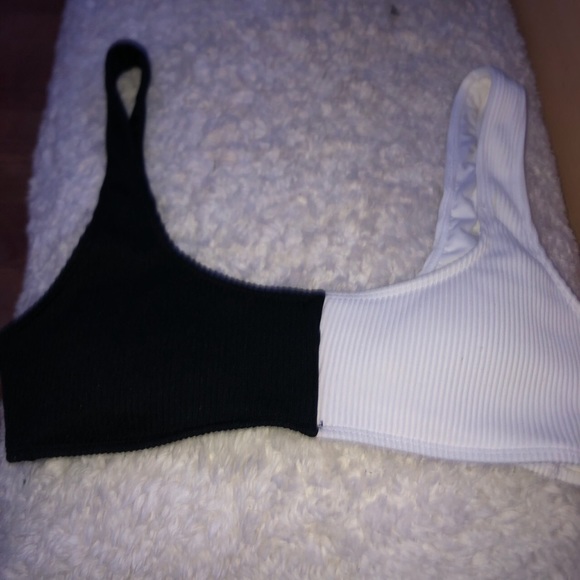 4 bikini tops - Picture 4 of 4